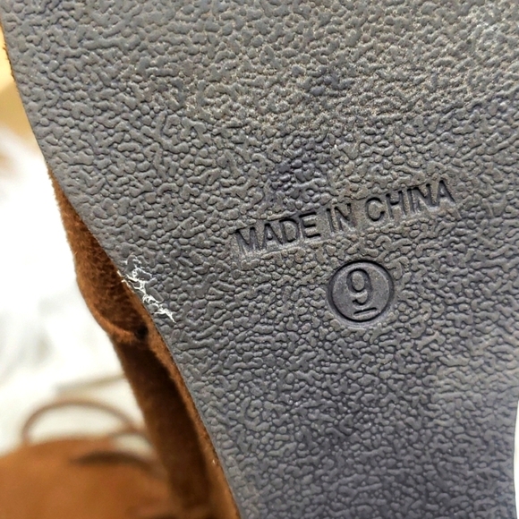 American Rag Baylie Brown Wedge Boots Shoes 9 Medium - Picture 12 of 12